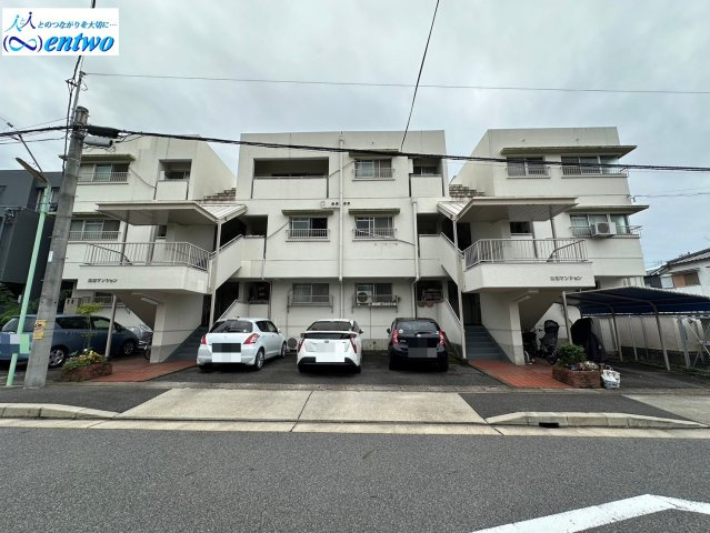 東浦マンションの外観|スーパーやコンビニ近く毎日のお買い物に便利です