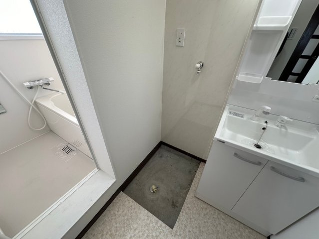 東浦マンションのランドリースペース|洗濯機置き場です！