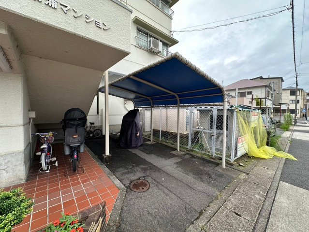 東浦マンションの駐輪場|屋根付きの駐輪場です！