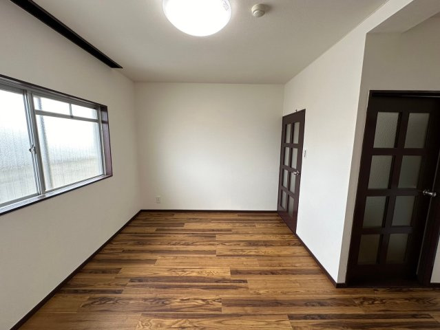 東浦マンションのキッチン|使い勝手を考えた開放感のあるDK