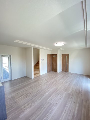 【居間・リビング】 | 熊本市西区第7花園7丁目　1号地 | ☆リビング階段採用☆