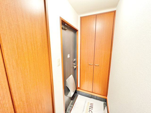 エバーグリーン 八番館の玄関|※別部屋参考写真