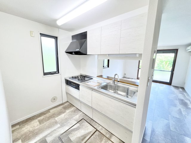 エバーグリーン 八番館のキッチン|※別部屋参考写真