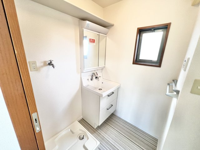 エバーグリーン 八番館の洗面所|※別部屋参考写真