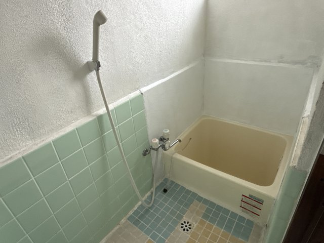 名古山町貸家　中東の浴室