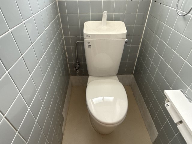 名古山町貸家　中東のトイレ