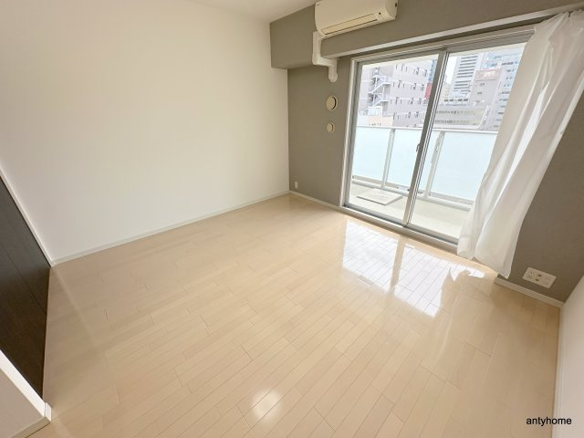 アーバネックス北浜　仲介手数料無料の居間・リビング