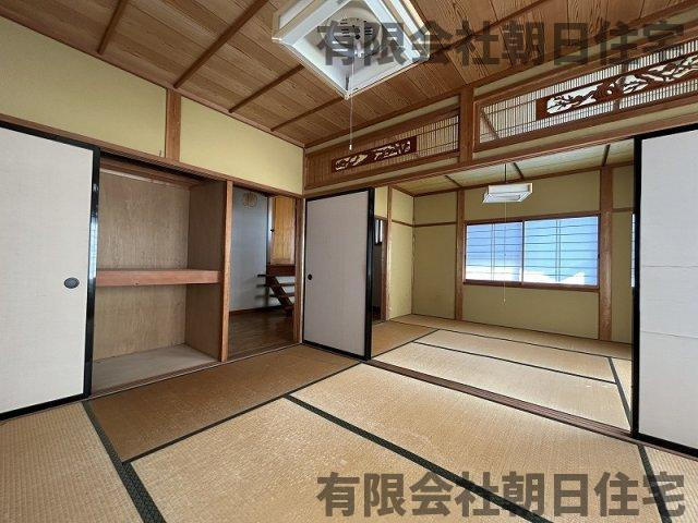 【和室】 | 邑生町中古戸建 | 畳の上でゆっくりとくつろげる和室です