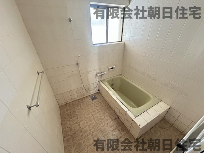 【浴室】 | 邑生町中古戸建 | お風呂です