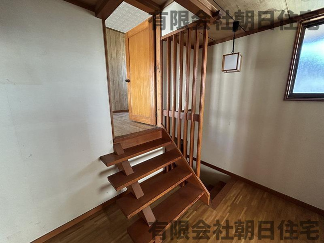 【内装】 | 邑生町中古戸建 | 内装は落ち着いています