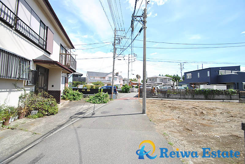 売地　茅ヶ崎市南湖6丁目の前面道路含む現地写真