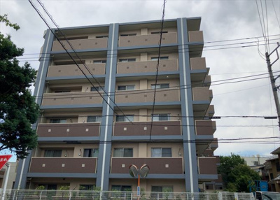 【構造・工法・仕様】 | サンクレイドル西八王子アリア | ＲＣ造、Reinforced Concreteは直訳すると補強されたコンクリートです。主に柱や梁・床・壁が鉄筋とコンクリートで構成おり、鉄筋を組んだ型枠にコンクリートを流し込んで固めたものを指します。