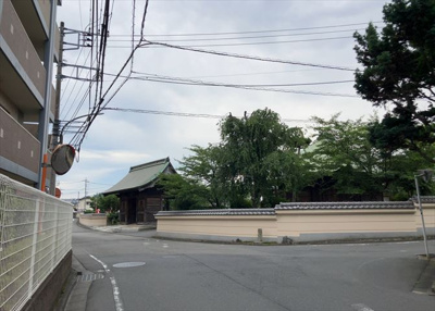 【展望】 | サンクレイドル西八王子アリア | 眺望の良さを楽しめるダイニングキッチンで家族団らんの時間を過ごしてはいかがでしょうか。バルコニーから見える景色を家族で眺める時間は、時間が経つのを忘れてしまいそうですね。是非、現地を見に行きましょう！