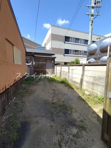 八町通貸家の駐車場