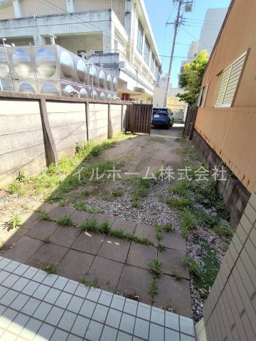 八町通貸家の庭