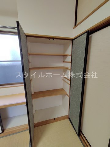 八町通貸家の収納