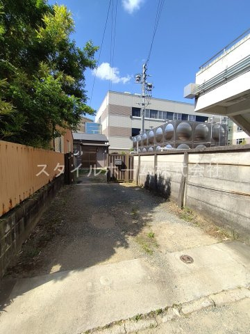 八町通貸家の駐車場