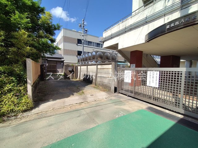八町通貸家の駐車場