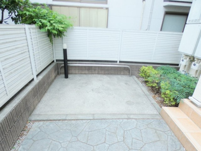 【エントランス】 | アニューローレル