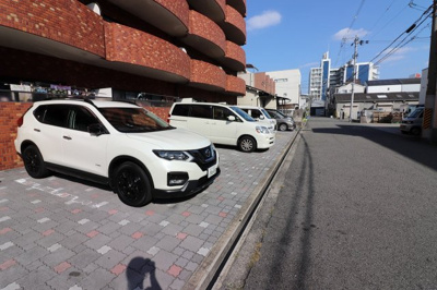 【駐車場】 | ロイヤルコート生江