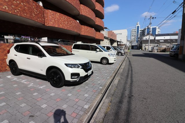 【駐車場】 | ロイヤルコート生江