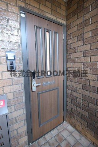 フローラルビレッジⅠ番館の玄関