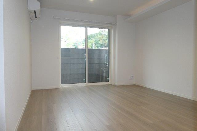 ディマーネⅡの居間・リビング