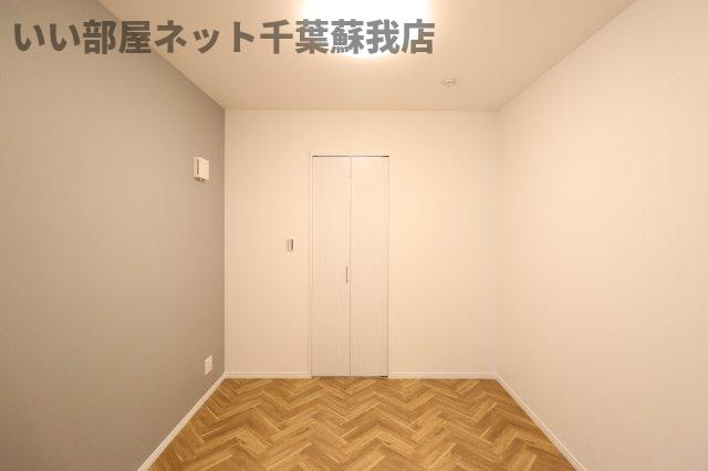 クレセントパーク末広 の寝室|落ち着いた色調の寝室です