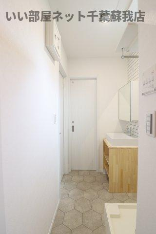 クレセントパーク末広 の洗面所|スペースが確保できる洗面所です