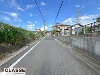 【前面道路含む現地写真】 | 宇治市木幡南山　売土地　建築条件無し