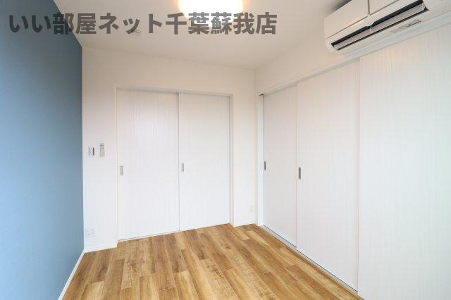 クレセントパーク末広 の寝室|開放的な寝室です