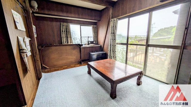 久留米市山川町の中古一戸建の居間・リビング