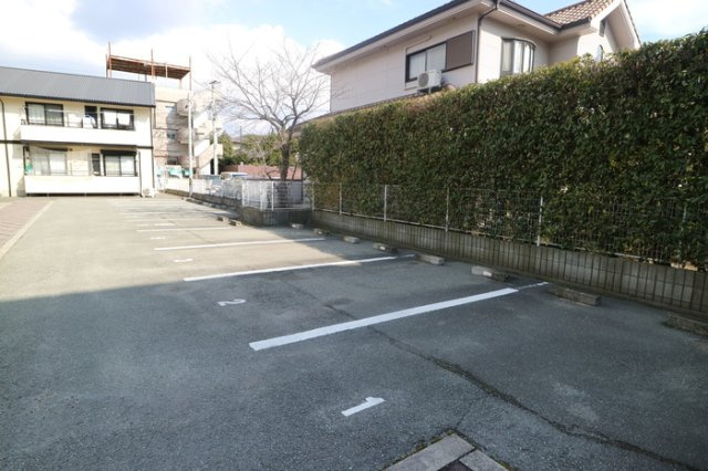 ジュネス・マノアールⅠの駐車場|☆明石市　ジュネス・マノワールⅠ☆