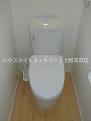 オレンジヒルズＪ１のトイレ|温水洗浄暖房便座