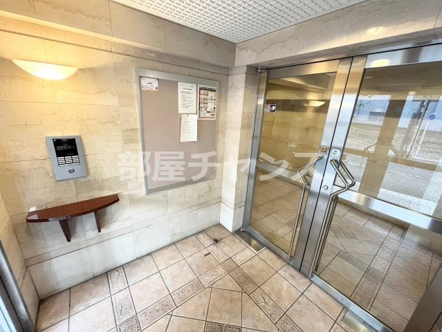 エクセルシオール栄のエントランス