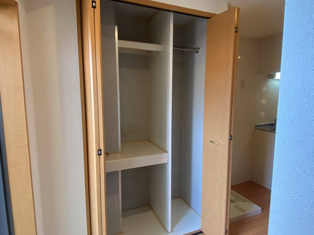 カリヨン新田辺の収納