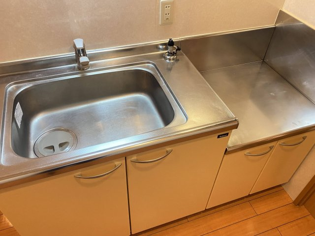 カリヨン新田辺のキッチン