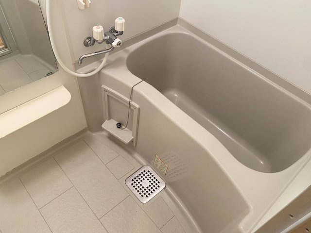 カリヨン新田辺の浴室