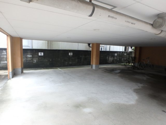 カサ・アカデミカの駐車場