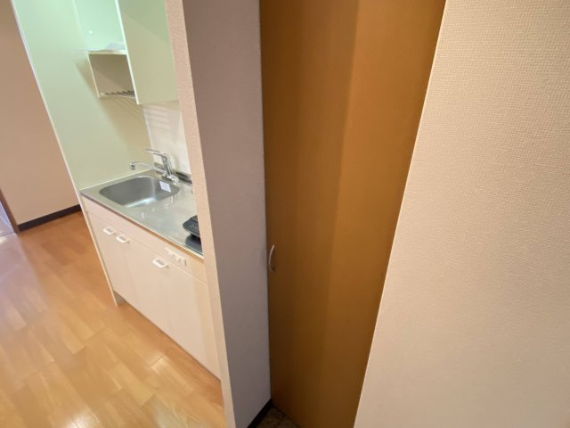 シャトー同志社前の収納