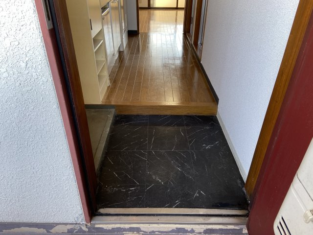 エクセラン興戸の玄関