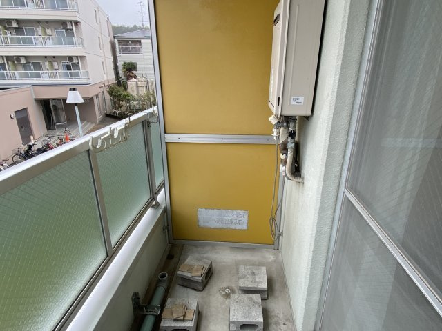 セレーネ田辺Ⅳのバルコニー|室外洗濯機置場