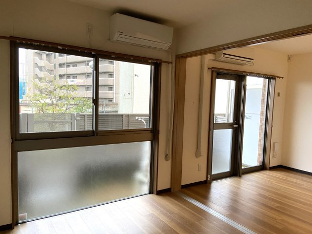 ウイングコートの洋室