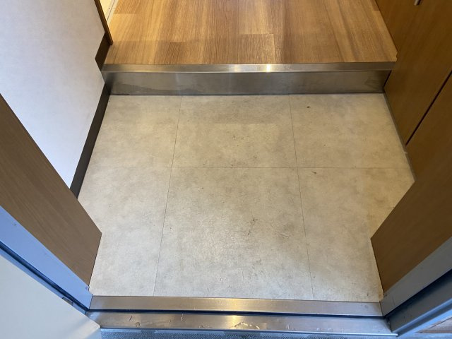 ウイングコートの玄関