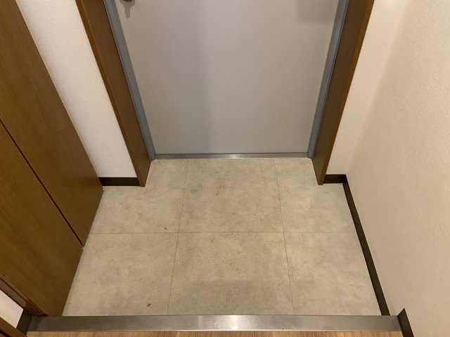 ウイングコートの玄関