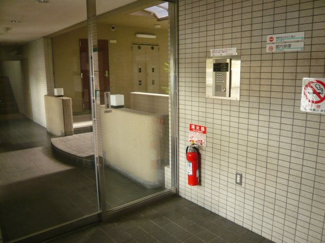 スカイハイツ三山木のロビー