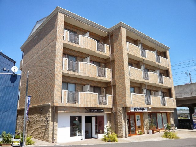 グランディール２２の外観