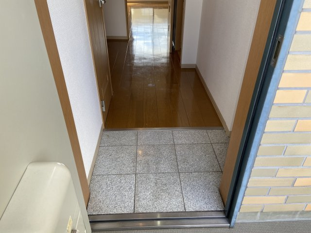 グランディール２２の玄関