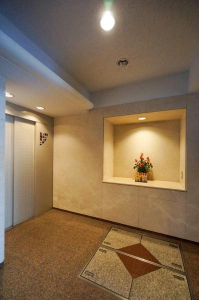 横浜市神奈川区入江１丁目の中古マンションのエントランス|清掃や修繕計画もしっかりと管理のされたマンションです。
安心・安全・快適にお過ごしください