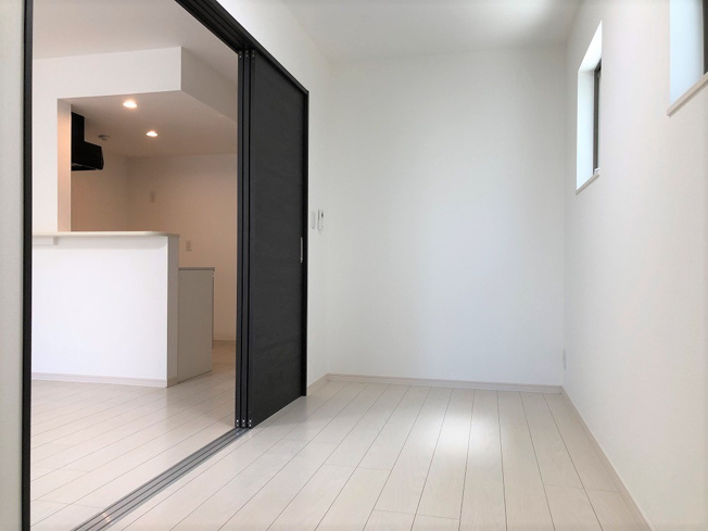 【洋室】 | シエーナ川口元郷